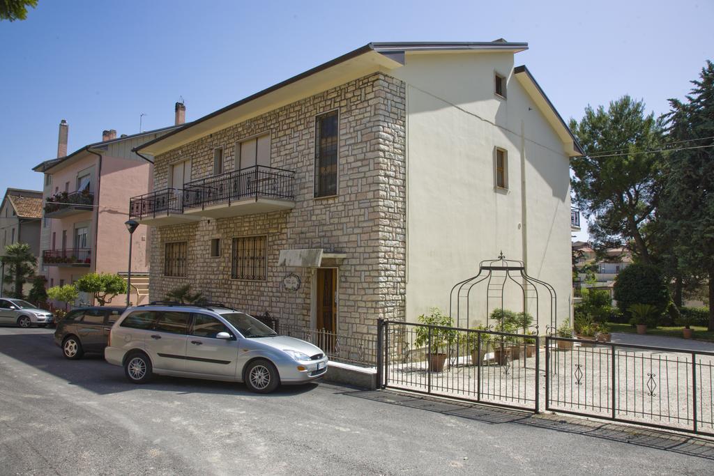 Guest House Villa Eva Sirolo Eksteriør billede